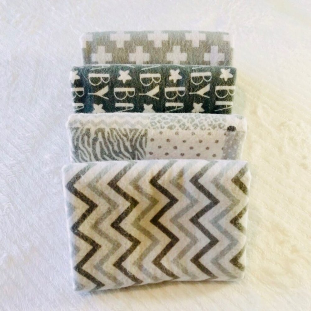Set of 4 Gray and Pink Cotton Burp cloths - Picture 2 of 5